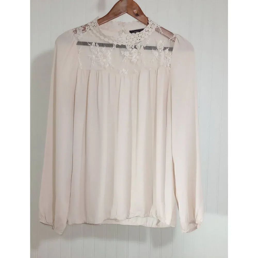 BCBG Maxazria cream long sleeve blouse Size M